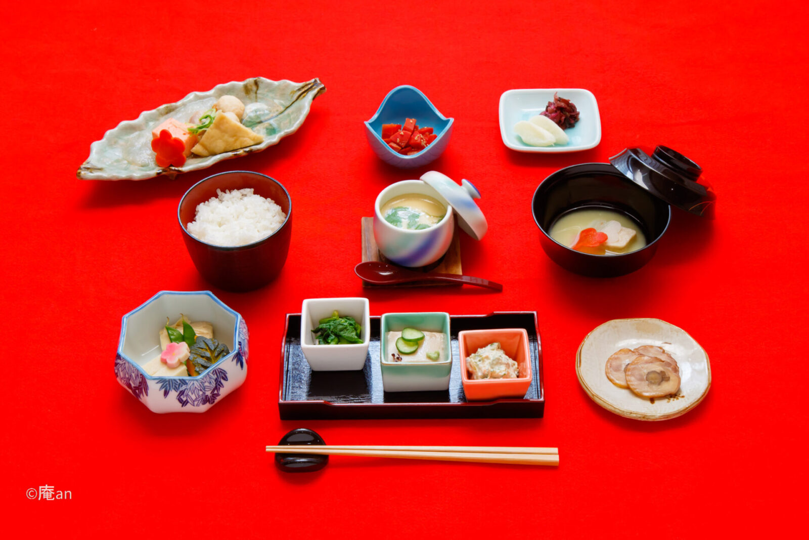 【朝から京都の仕出し文化を体験】京都で味わう老舗仕出し割烹の朝食会席~深煎りほうじ茶付~