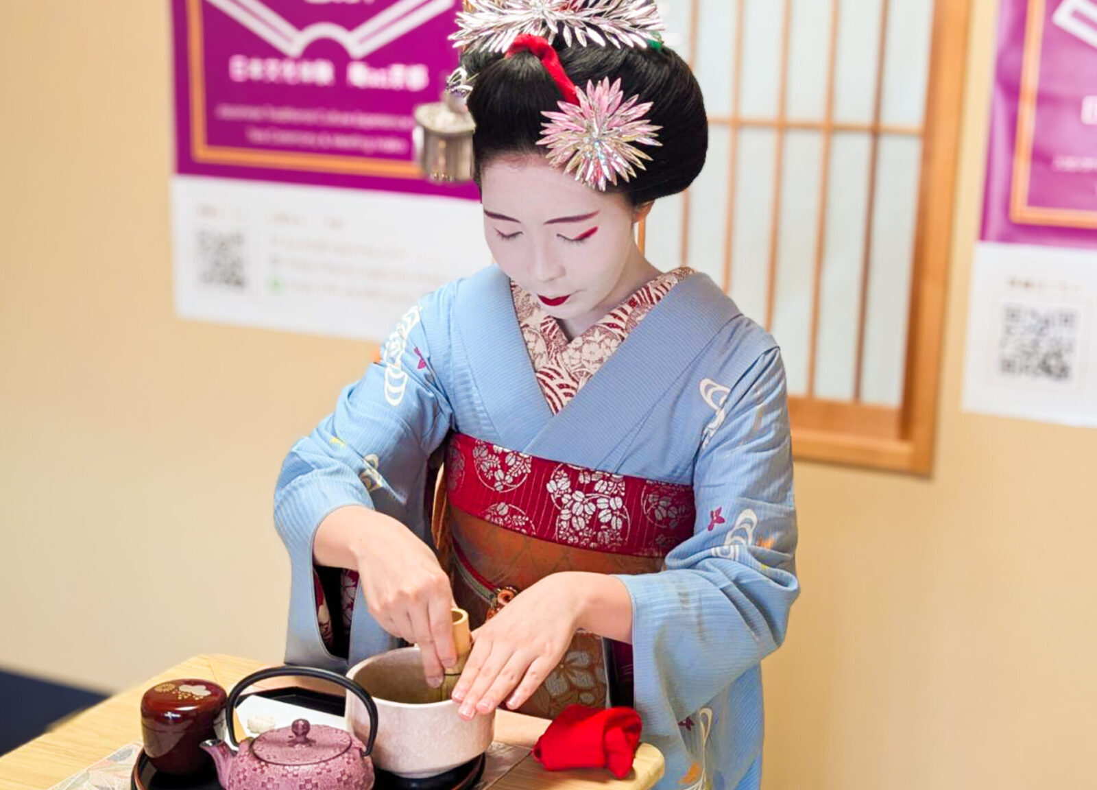 舞妓さんと一緒にお点前体験プレミアム