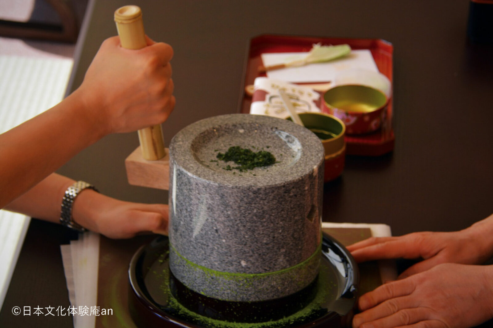 Tea Ceremony Experience (includes Matcha grinding demonstration) 画像2