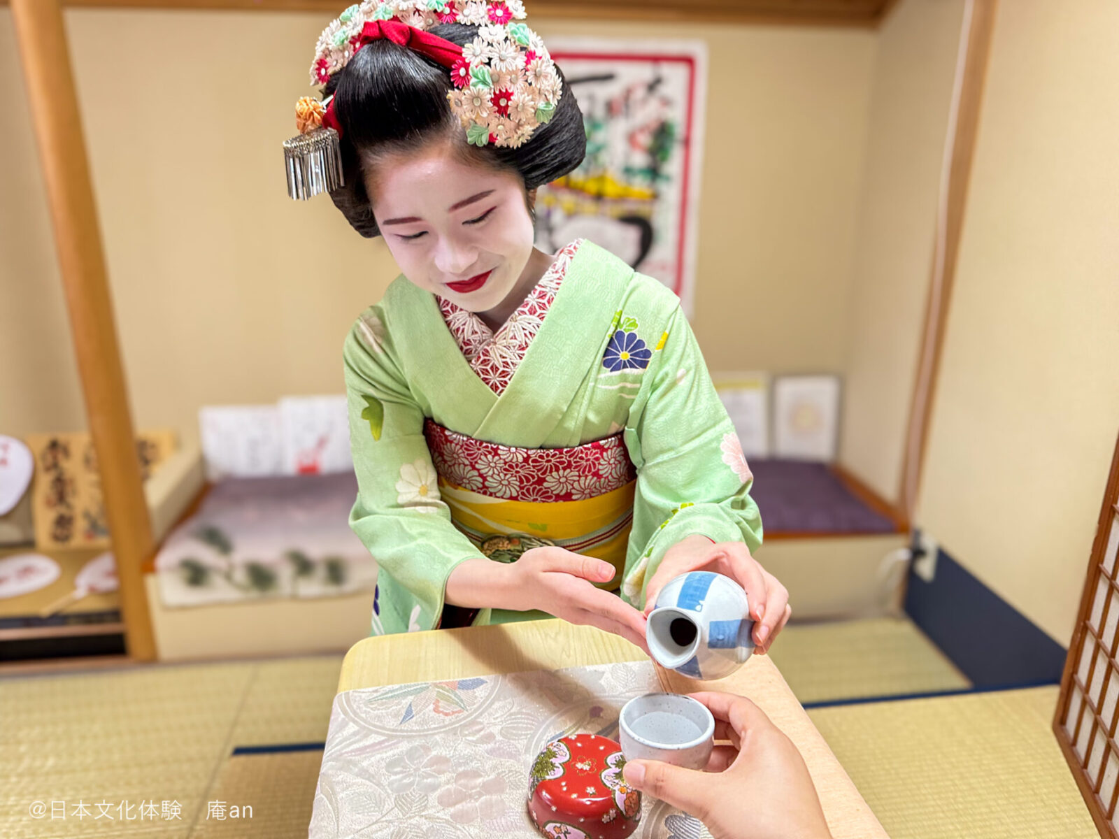 舞妓さんと一緒にディナー体験